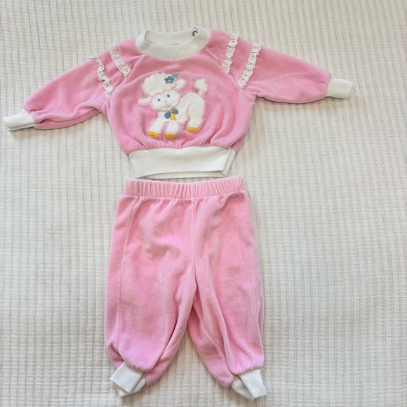 Vintage 80's Doe-Spun Baby Girl Light Pink Velvet Feel Lamb Ruffle 3-6 month - Picture 1 of 10
